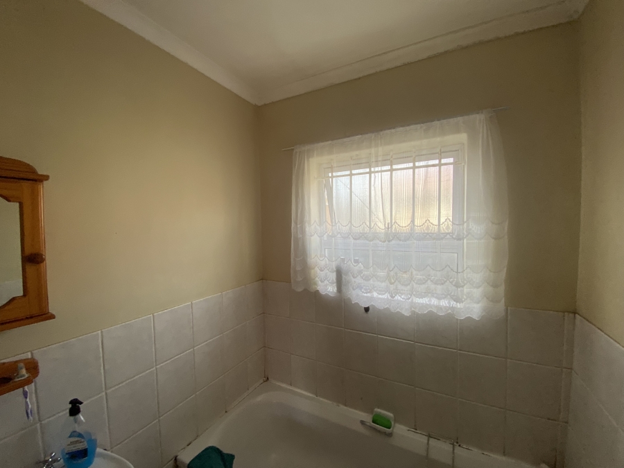 To Let 3 Bedroom Property for Rent in Muizenberg Western Cape